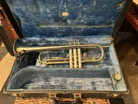 733046 CONN Constellation Cornet Finish
