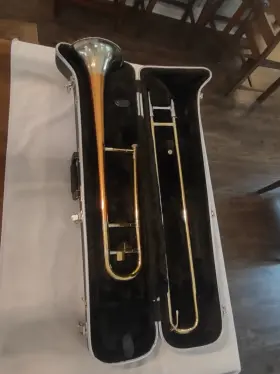 337128 HOLTON Collegiate Trombone Padded Serviced