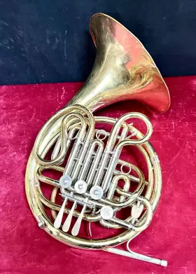 H178 HOLTON Farkas French Horn