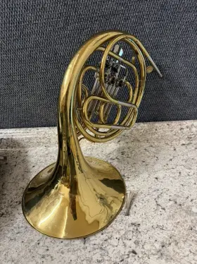 H602 HOLTON French Horn #2