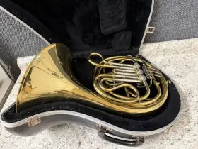H602 HOLTON French Horn