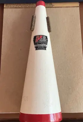 126-1 HUMES BERG Tenor Trombone Straight Mute