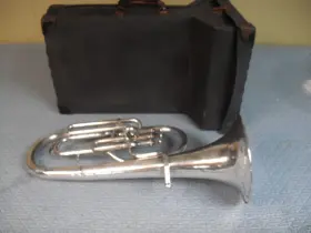 27900 J.W. PEPPER Importer Philadelphia Valve Horn