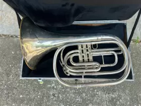 1122 KING Marching French Horn