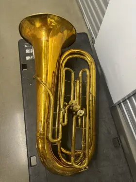 USED005001 KING Tuba