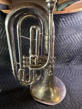 USED005002 KING Ultimate Marching Baritone
