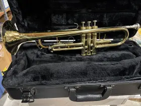 489223 KING Trumpet Mouth Playing