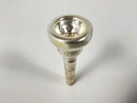 210000042575 SCHILKE Cornet