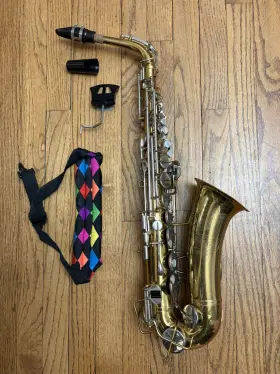 528980 SELMER Bundy Alto Saxophone Action Great
