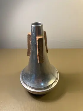 30TA TOM CROWN Trumpet Straight Mute