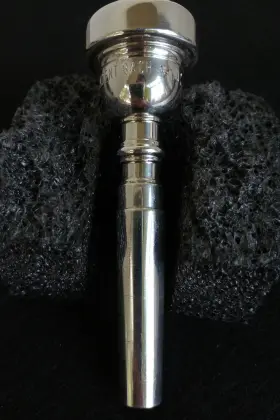 641064005107 VINCENT BACH Trumpet Mouthpiece #2